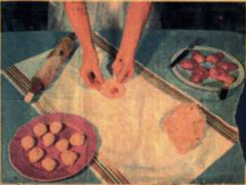 Assembling fruit tarts