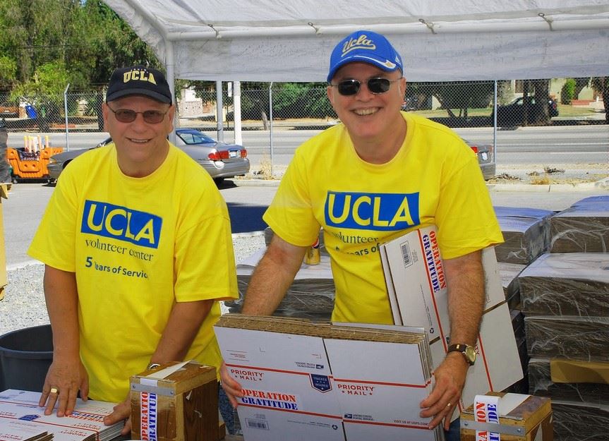 Retirees in UCLA Volunteer shirts